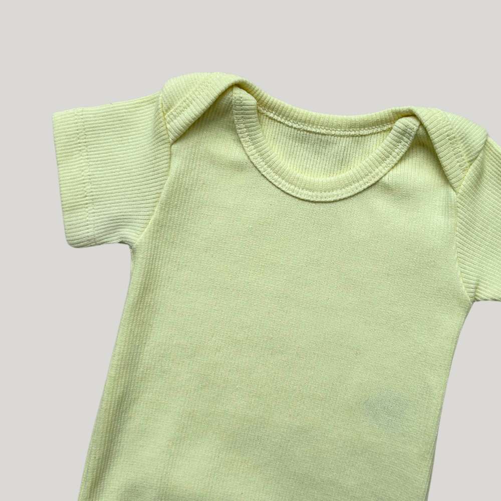 Body Bebê Basic Canelado Amarelo