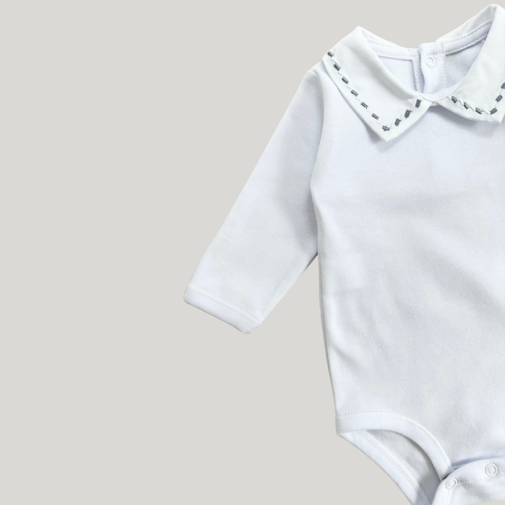 Body Bebê Gola Bordado Jeans