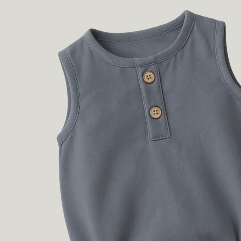 body azul bebê modelo regata com botões de pressão