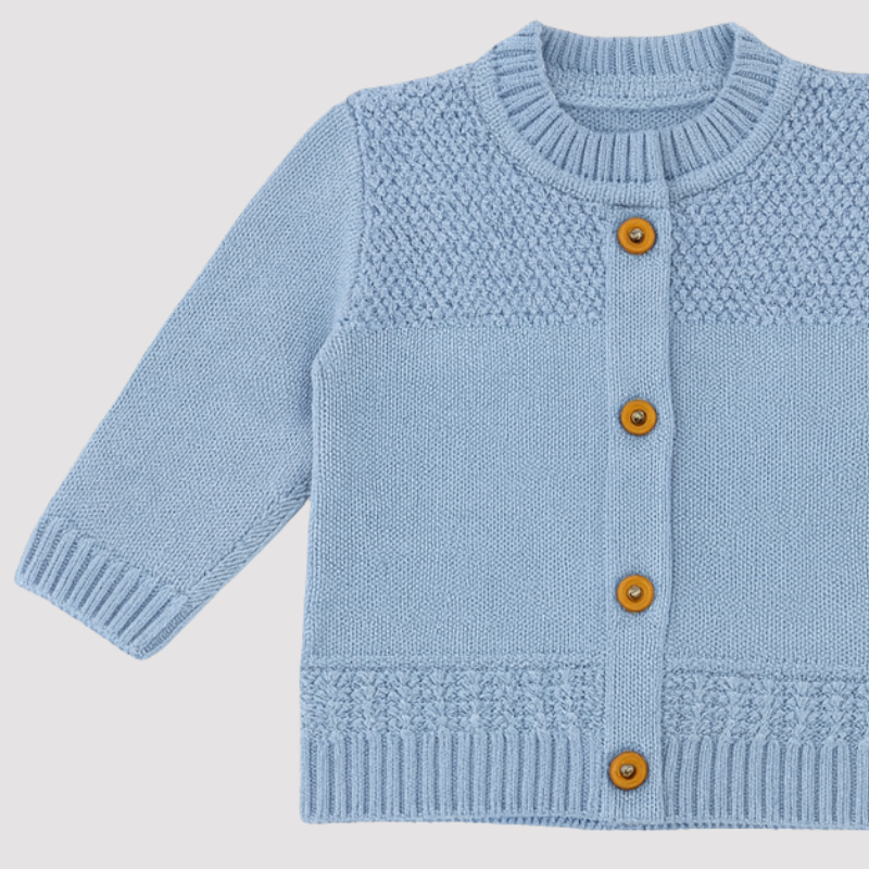 casaco bebê azul macio e hipoalergênico em tricot