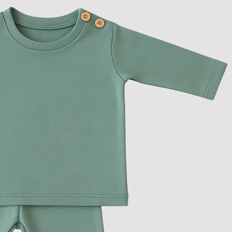 conjunto infantil básico e elegante para o dia a dia