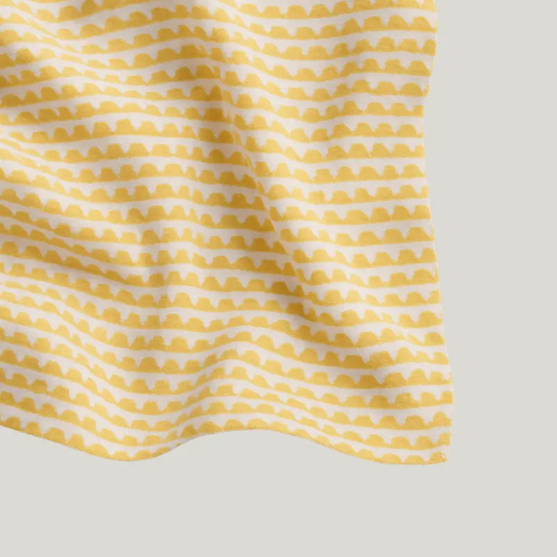 cueiro de algodão estampado montanhas amarelas para bebê