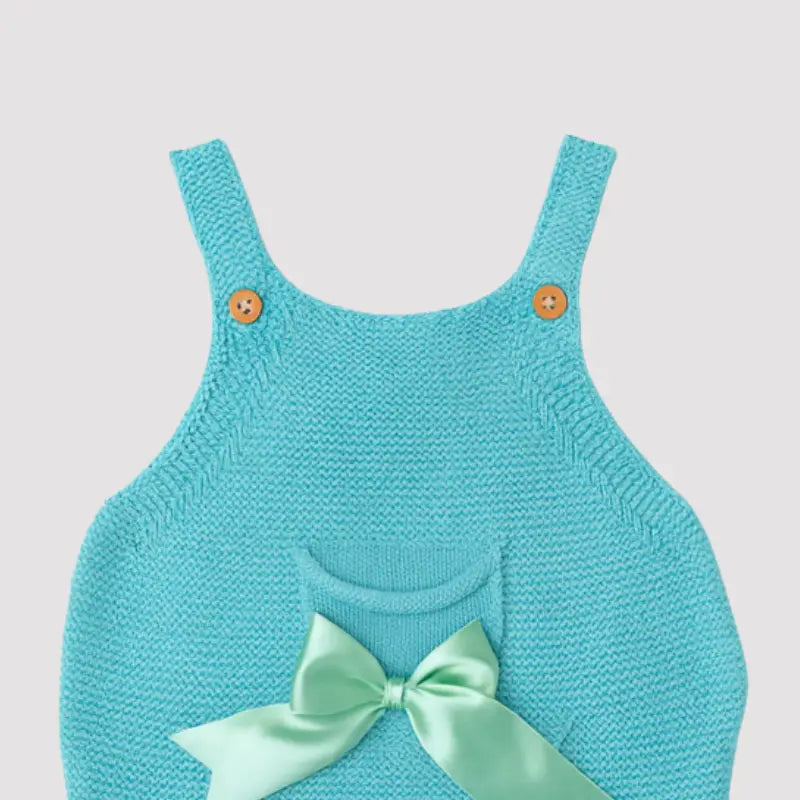 jardineira de tricot verde água para bebê de 3 a 9 meses