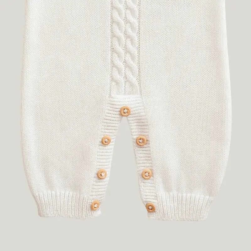 jardineira off white de tricot trança para meninos e meninas