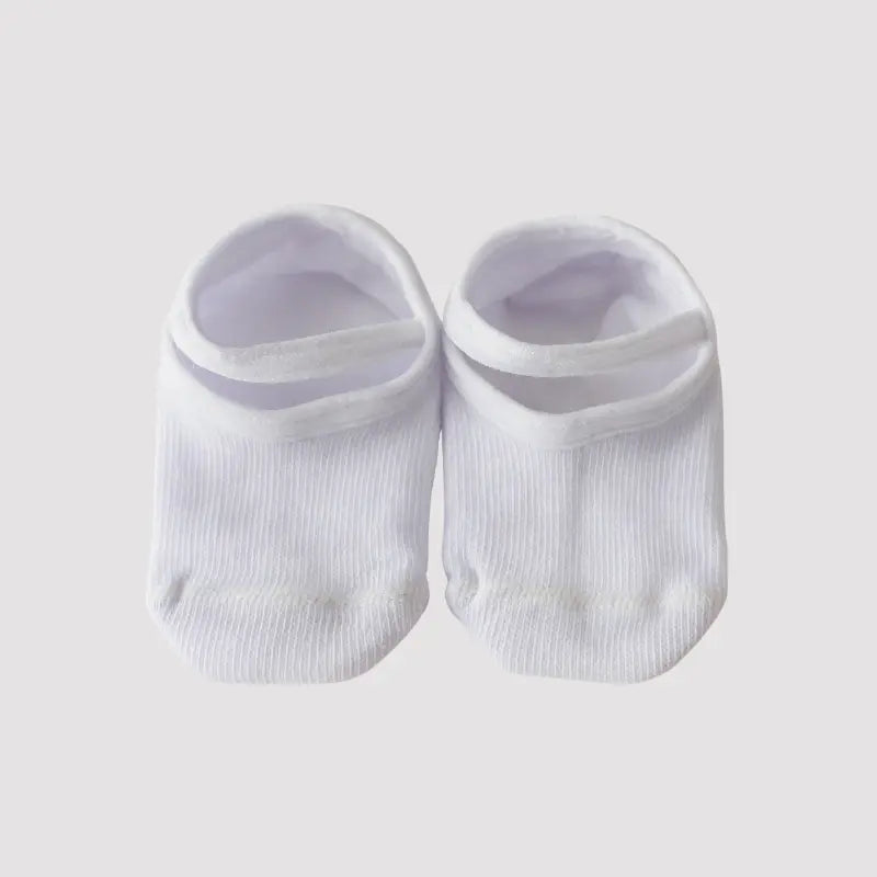 meia sapatilha bebê off white com tira que prende no pé
