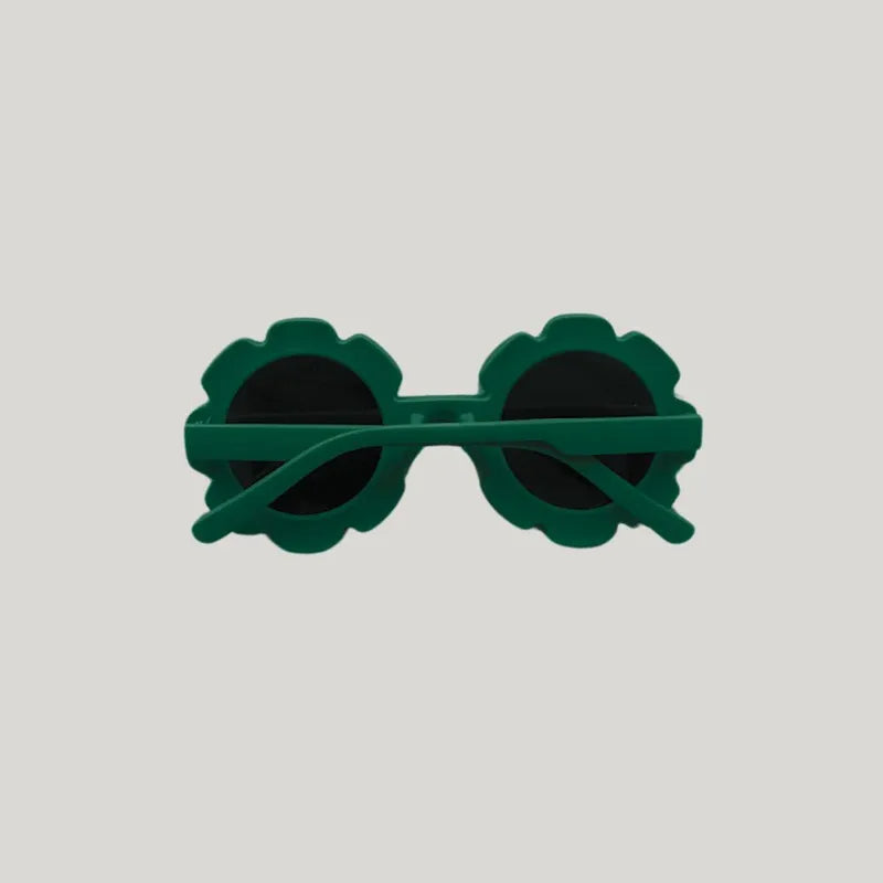óculos verde bebê com design delicado para passeios