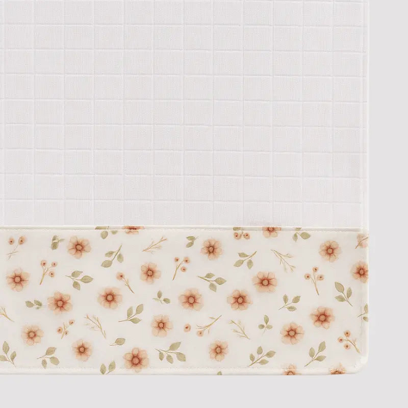 pano de boca estampado floral delicado para bebê