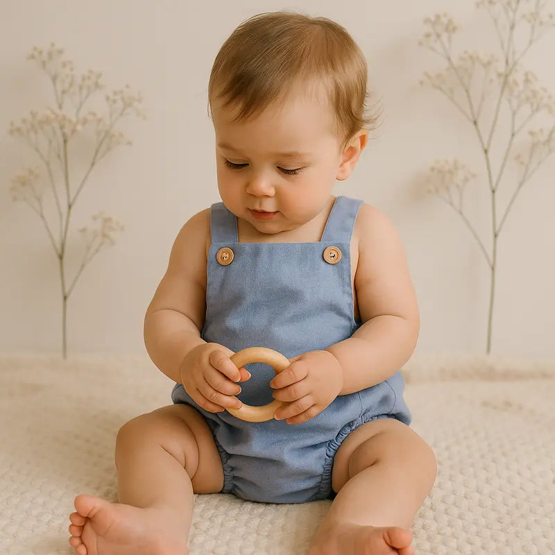 roupa clássica de linho azul bebê para batizado ou festa