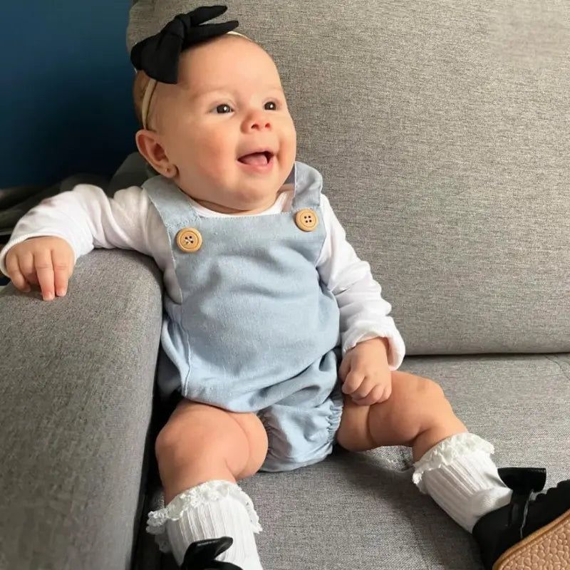 roupa clássica de linho azul bebê para batizado ou festa