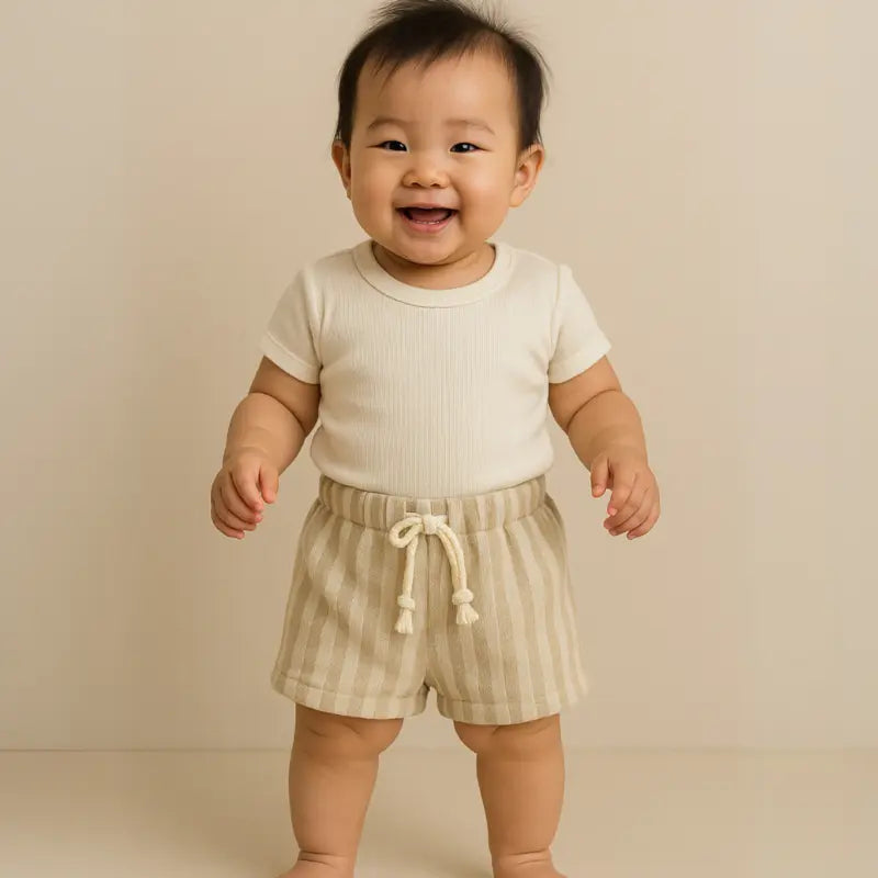 short clássico para bebê menino com estampa listrada