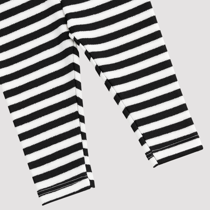Pantalones de bebé de rayas negras suaves