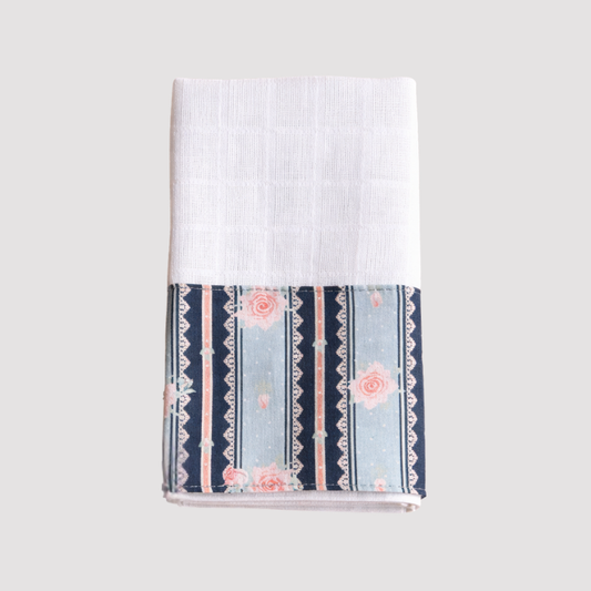 Paninho de Boca Bebê Algodão Floral Vintage