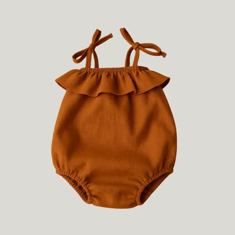 body bebê menina de linho cor ocre estilo elegante

