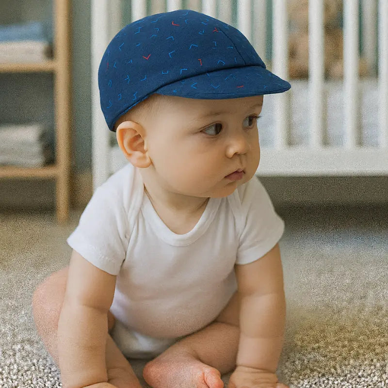 boné azul marinho para bebê com proteção solar

