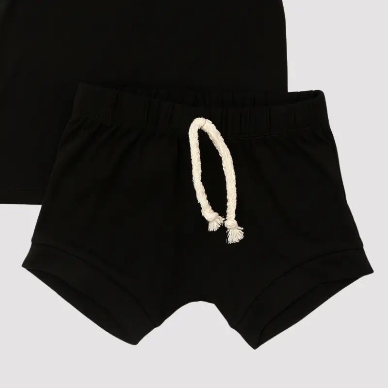 conjunto bebê unissex preto leve e moderno