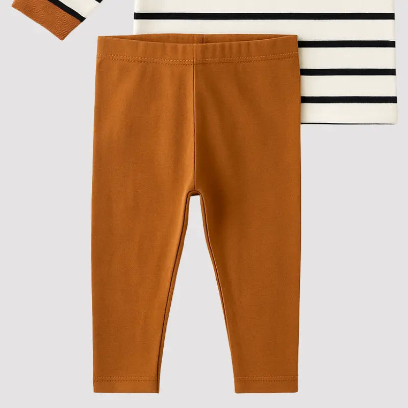 conjunto de blusa e calça longos para bebê confortável