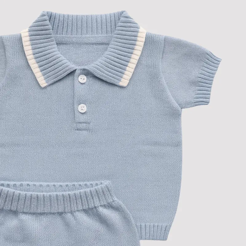 conjunto tricot azul bebê menino elegante e sofisticado

