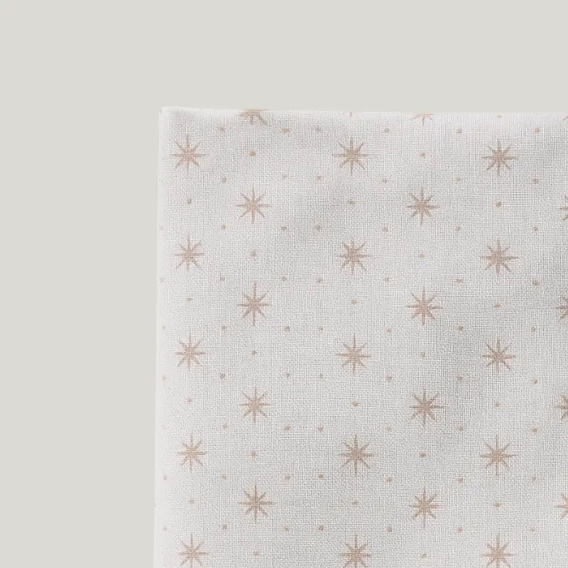 cueiro de algodão rosa com estampa de estrelinhas para bebê

