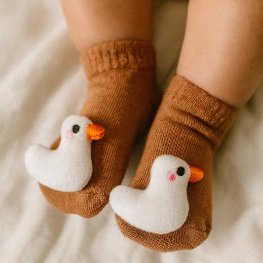 meia-bebe-patinho-vintage-sensorial-moose-kids