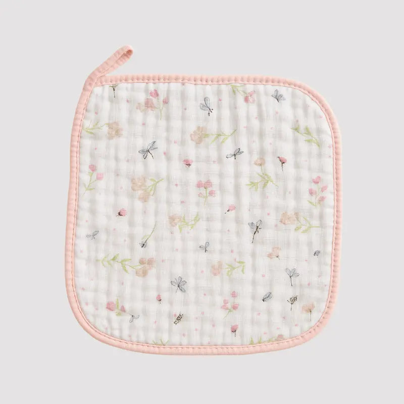 paninho de boca em algodão rosa com prendedor de chupeta

