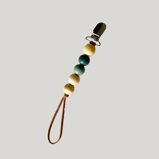 prendedor-chupeta-madeira-verde-calmante-bebe-moose-kids