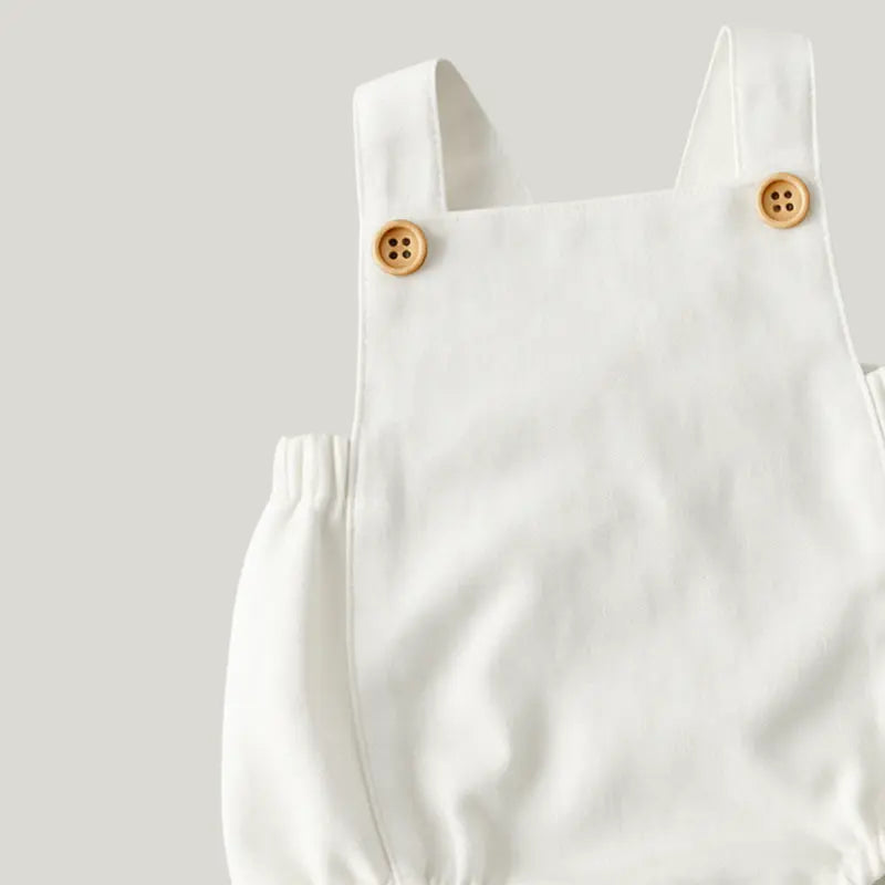 roupa clara e confortável de linho para bebê

