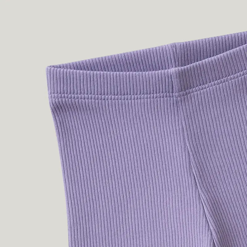 roupa de bebê confortável cor lavanda modelo ciclista

