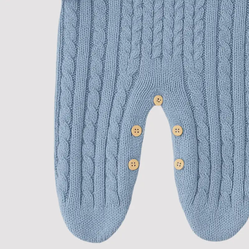 saída maternidade com macacão e manta sofisticada