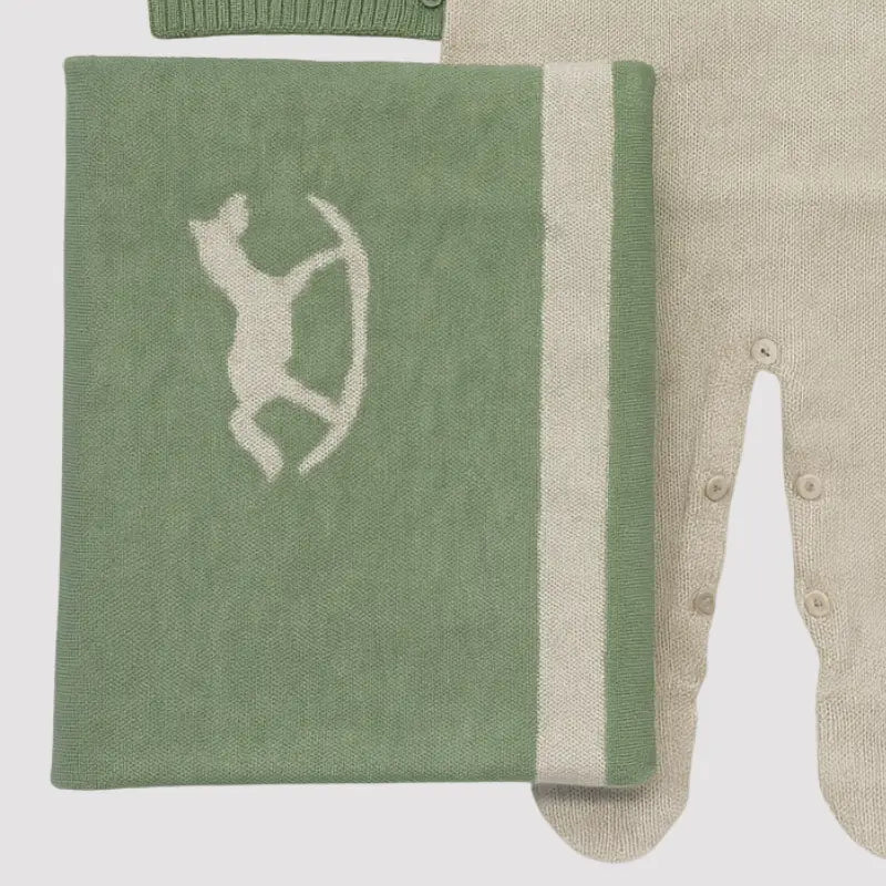 saída maternidade verde elegante e aconchegante em tricot