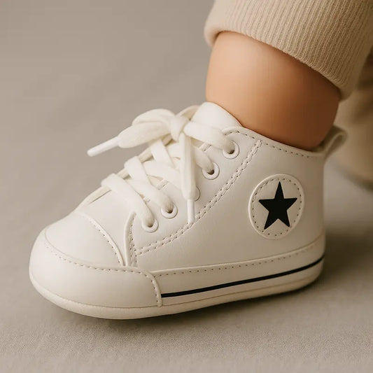 tênis branco bebê estilo star confortável e moderno

